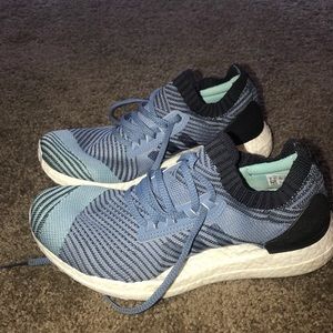 Adidas caged boosts. BARELY WORN.